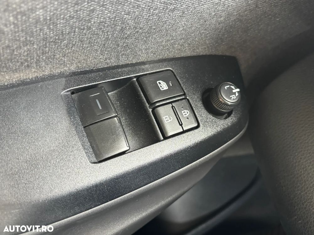 Toyota Yaris 1.5 VVT-i HSD Dynamic - 22