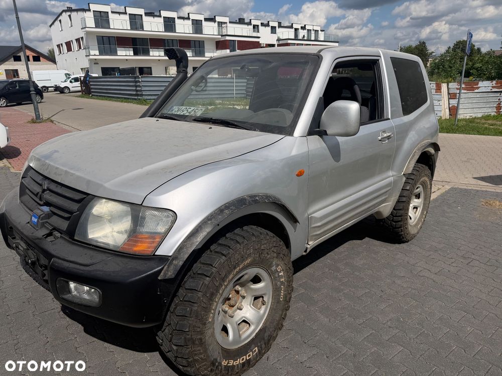 Mitsubishi Pajero - 1