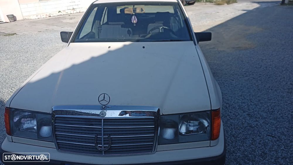 Mercedes-Benz 250 D - 5