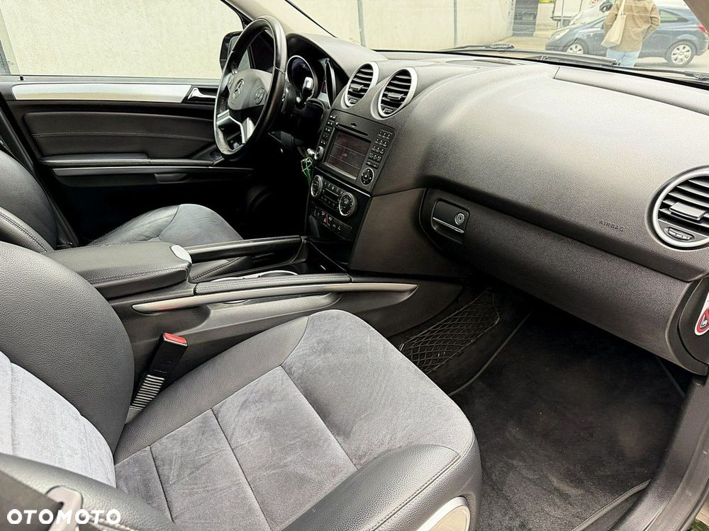 Mercedes-Benz ML - 10