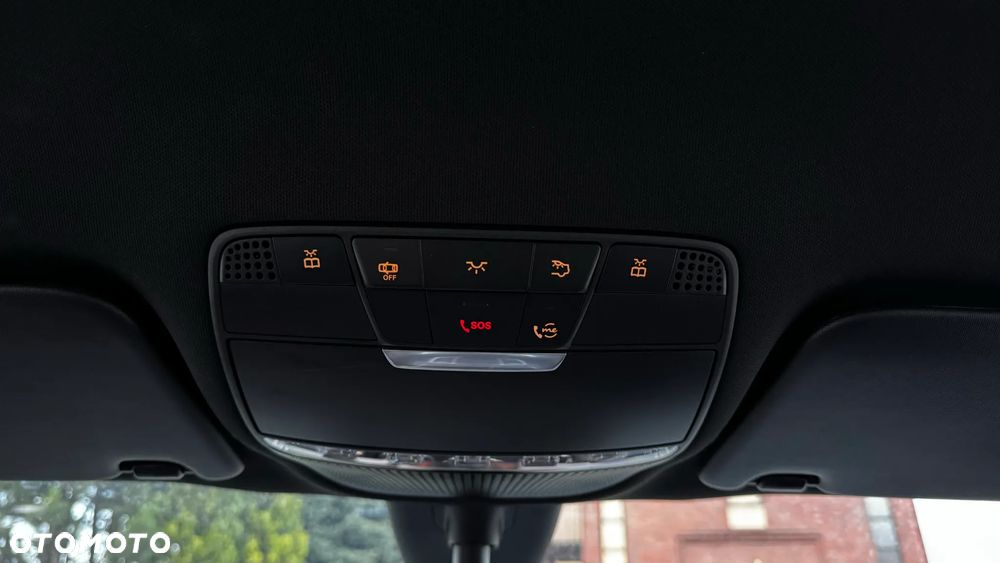 Mercedes-Benz GLC - 33