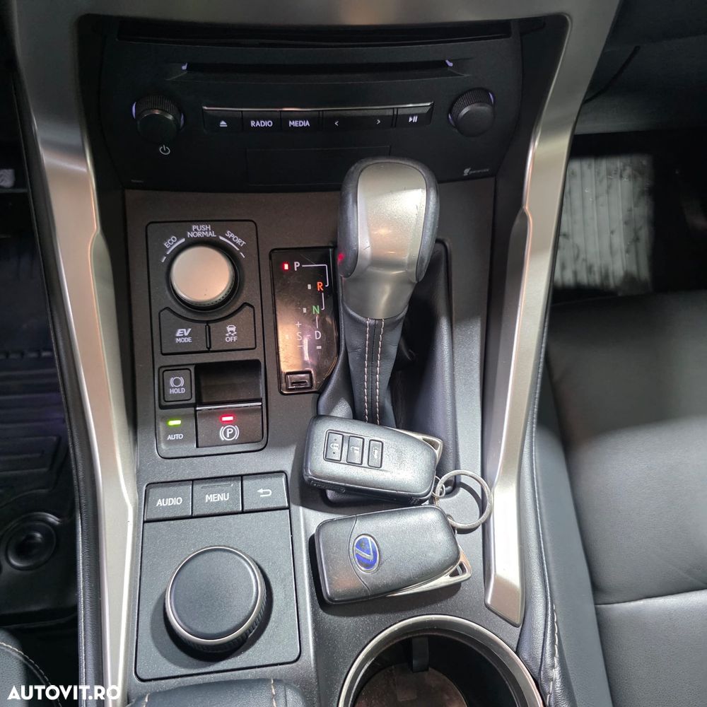 Lexus Seria NX 300h AWD Luxury - 3