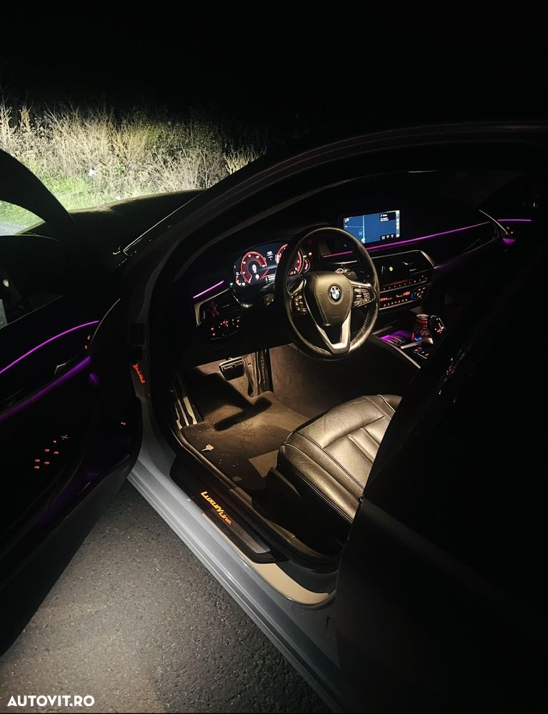 BMW Seria 5 520d AT - 12