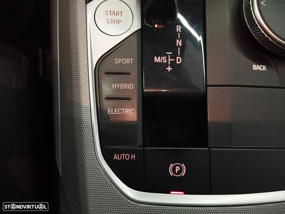 BMW 330 e Auto - 38