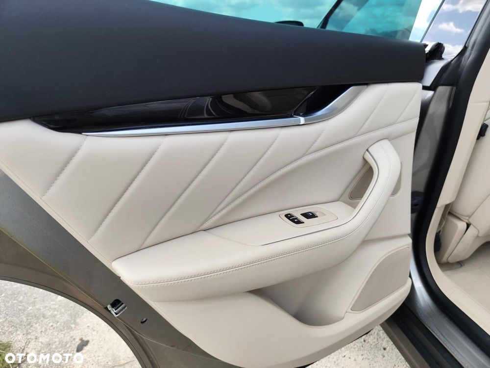 Maserati Levante S Q4 - 36