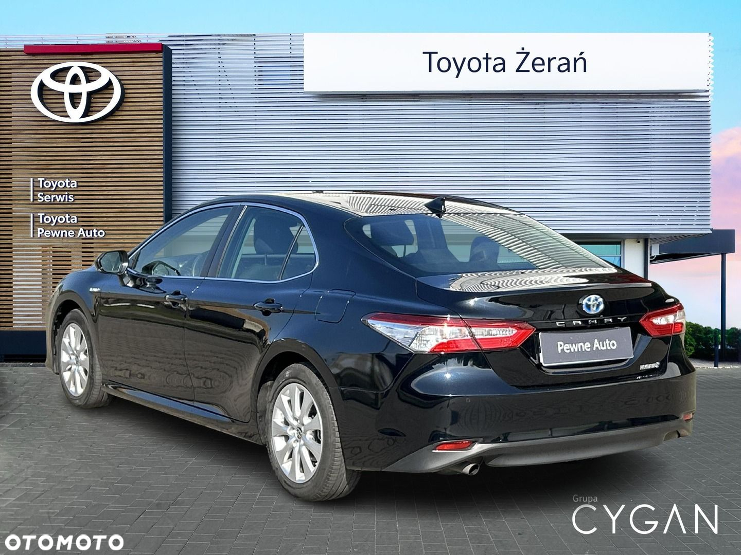 Toyota Camry - 7