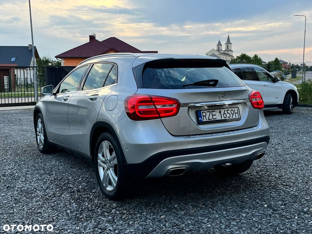 Mercedes-Benz GLA 180 - 15