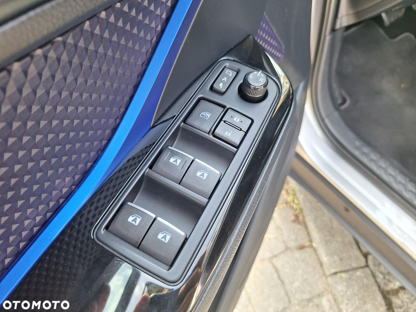 Toyota C-HR - 14