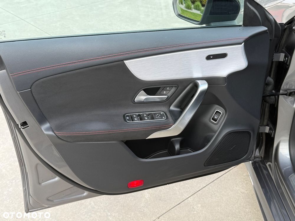 Mercedes-Benz CLA 200 d 8G-DCT AMG Line Advanced Plus - 17