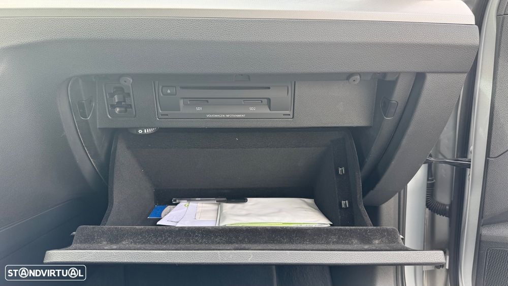 VW Passat Variant 1.6 TDI BlueMotion - 48