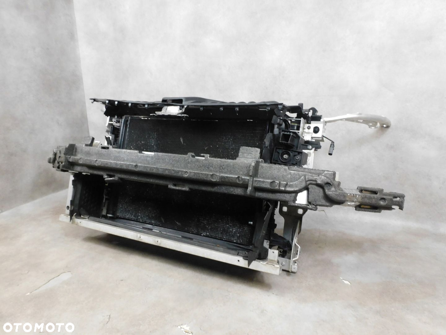 AUDI A8 D5 4N WZMOCNIENIE PAS PRZÓD CHŁODNICE KOMPLET 3.0 - 3