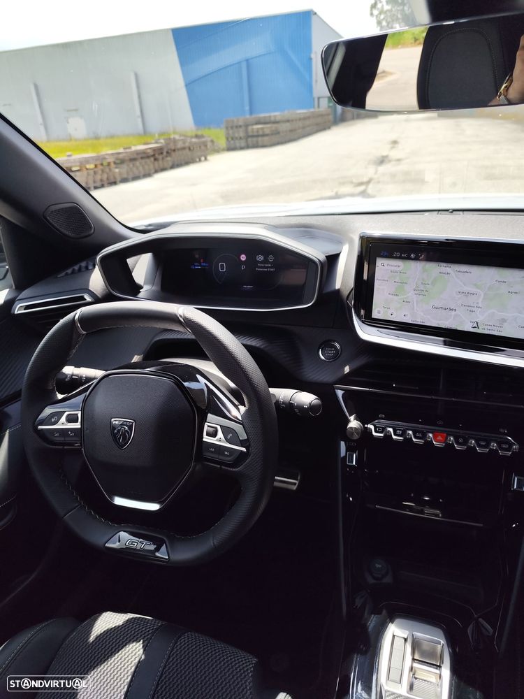 Peugeot e-2008 50 kWh GT - 10