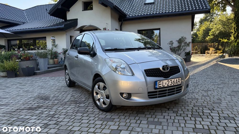 Toyota Yaris 1.3 Luna A/C - 2