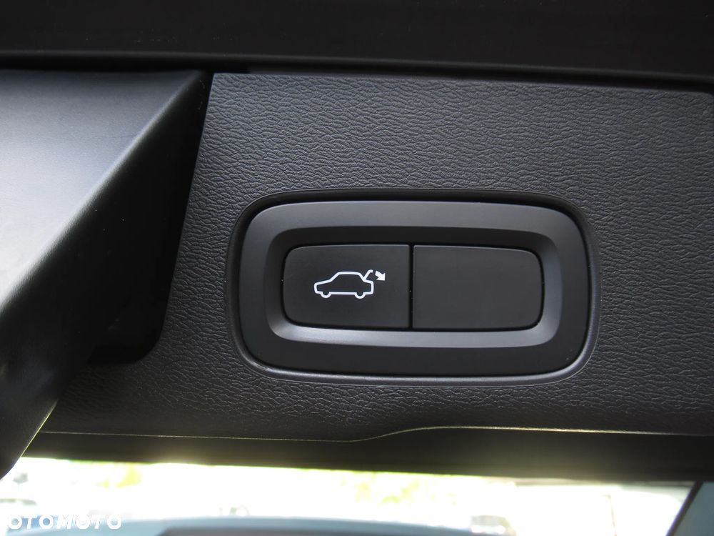 Volvo XC 60 T4 R-Design - 37