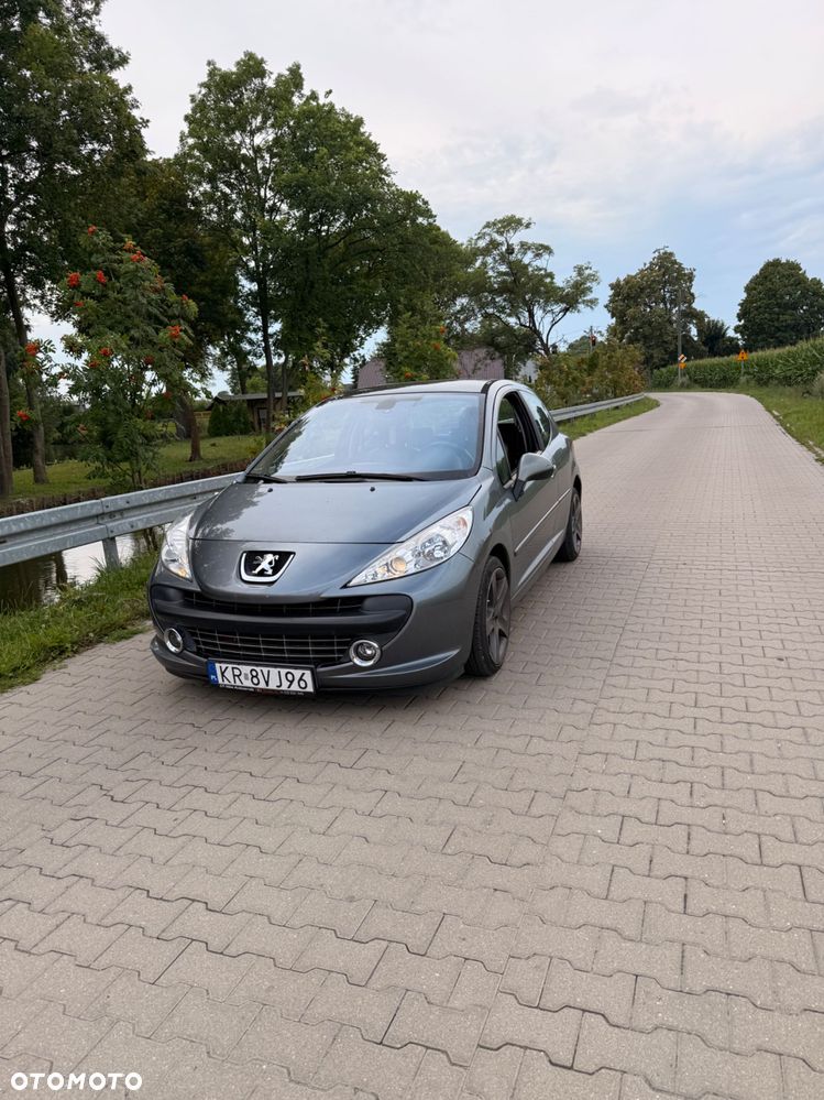 Peugeot 207 - 1