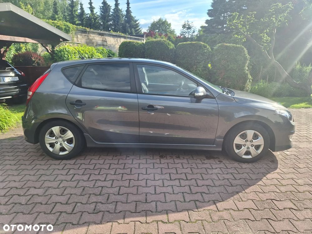 Hyundai i30 1.4 Classic + - 8