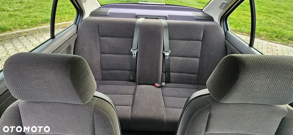 BMW Seria 3 316i - 9