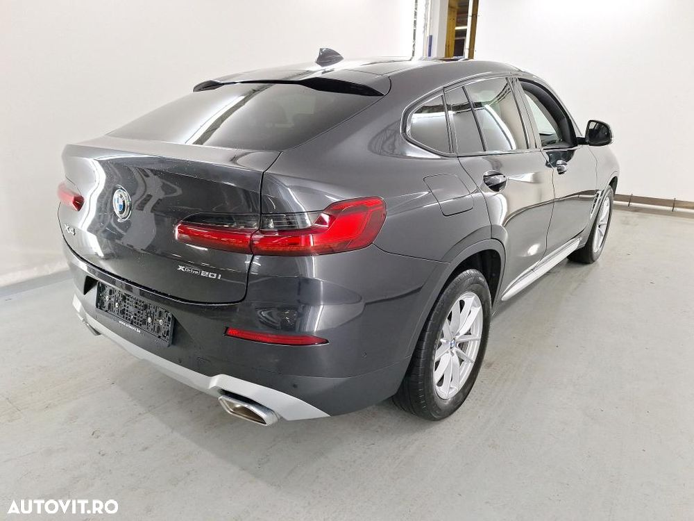 BMW X4 xDrive20i AT xLine - 32