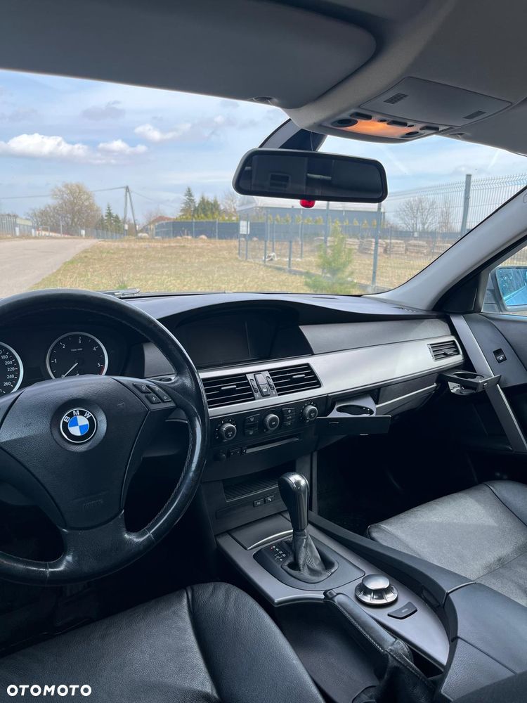 BMW Seria 5 525d - 6