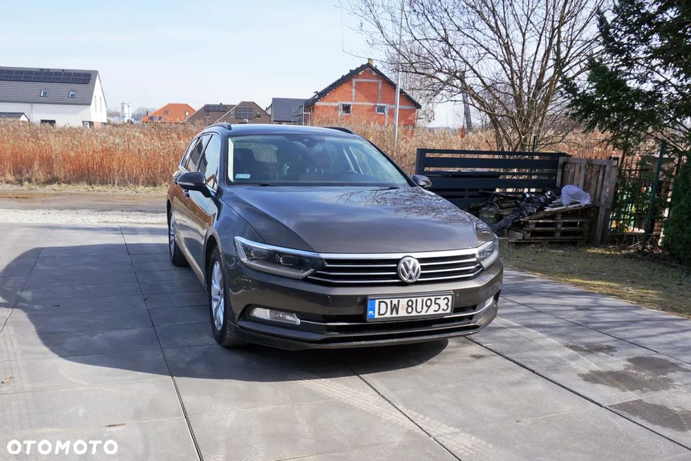 Volkswagen Passat 2.0 TDI (BlueMotion Technology) DSG Comfortline - 1