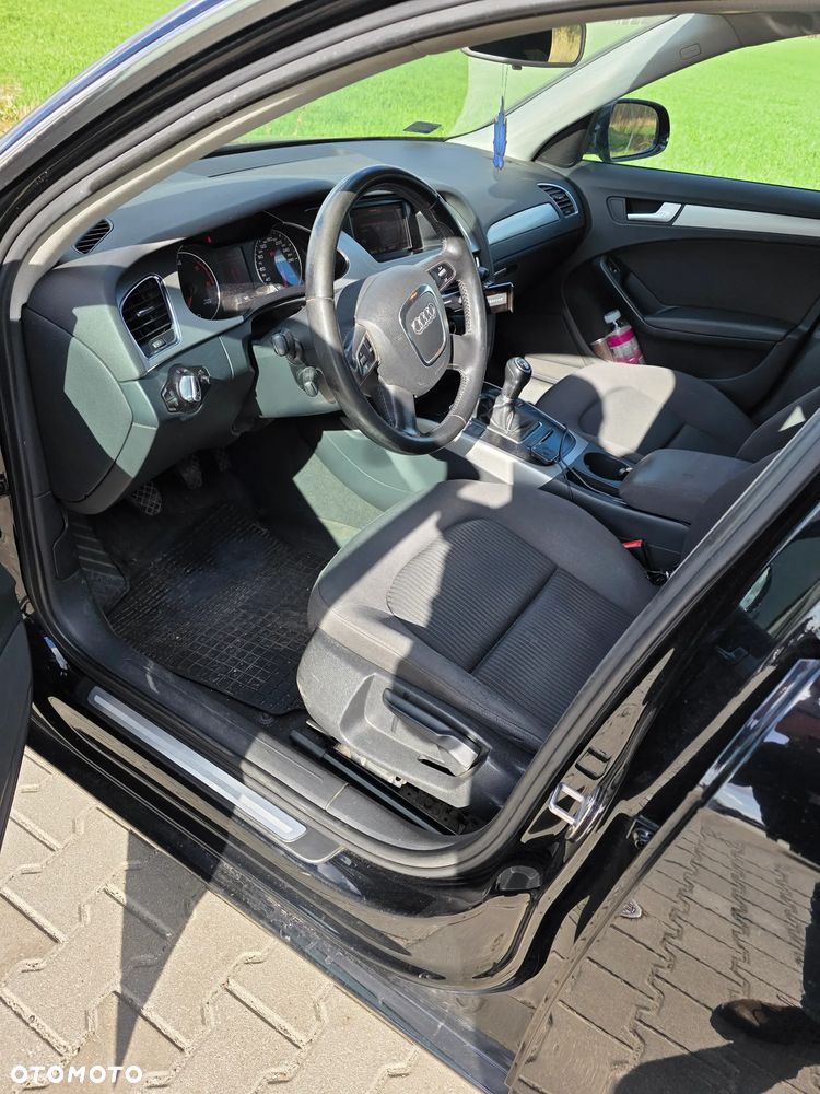 Audi A4 Avant 2.0 TDI DPF Ambiente - 9