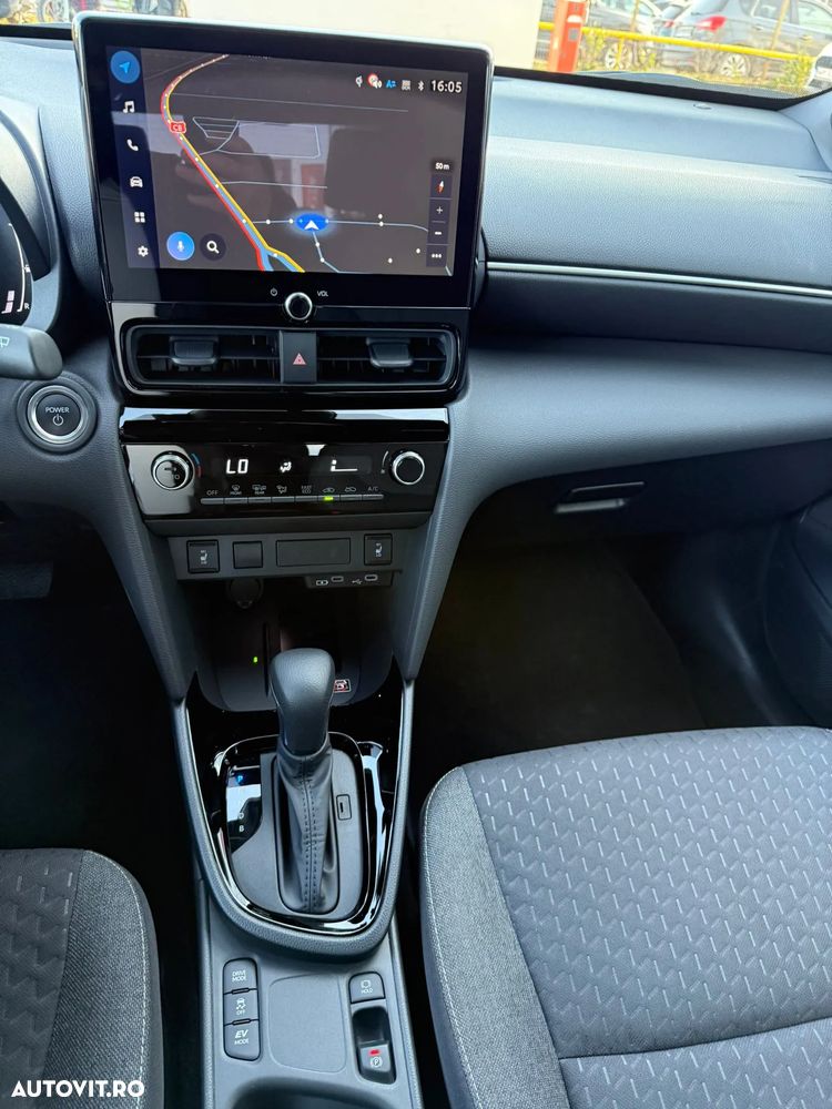 Toyota Yaris Cross 1.5 VVT-i HSD 4x2 Dynamic - 16