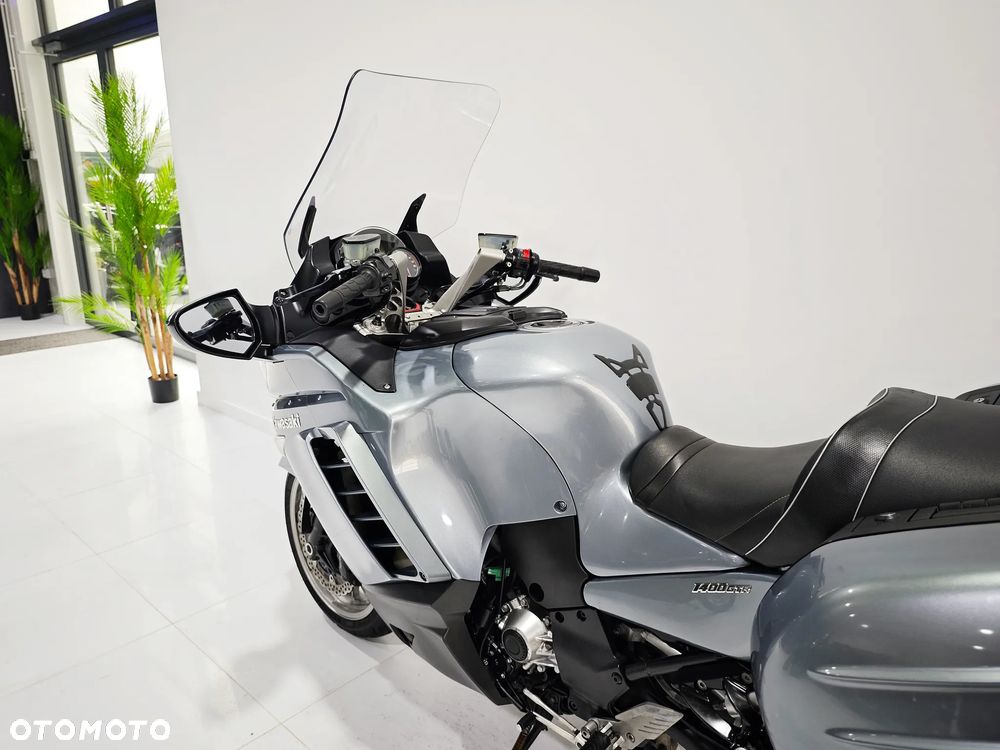 Kawasaki GTR - 18