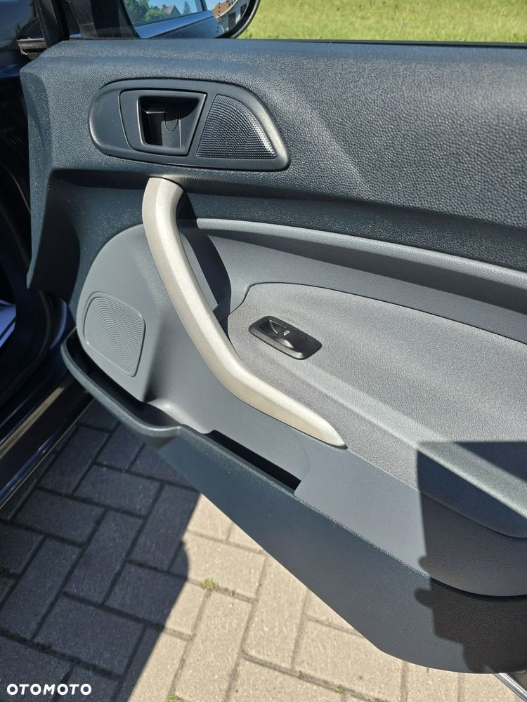 Ford Fiesta - 21
