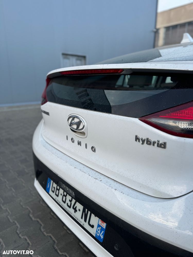Hyundai IONIQ - 10