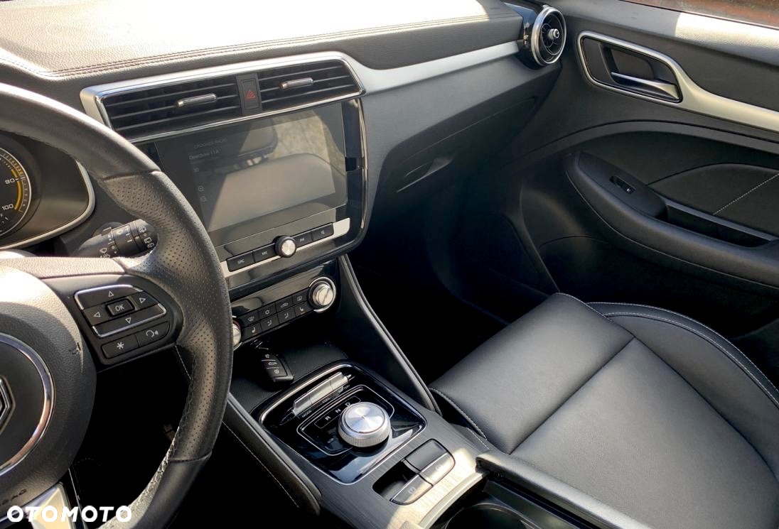 MG ZS EV Luxury - 5