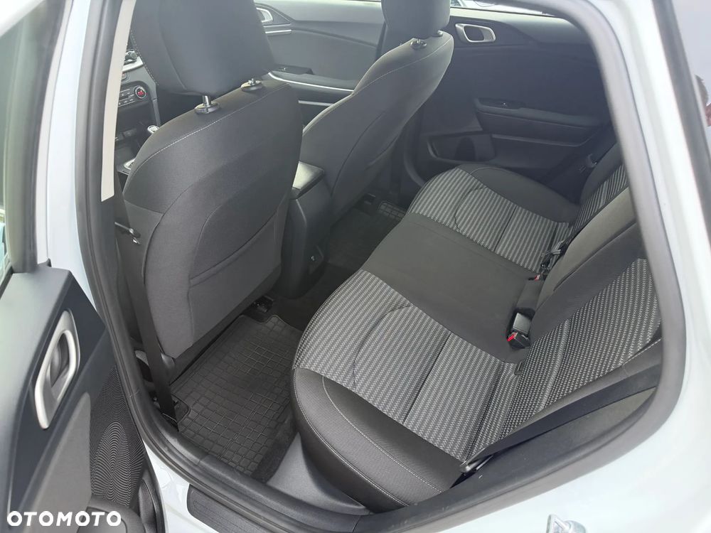 Kia Ceed 1.5 T-GDI M - 6
