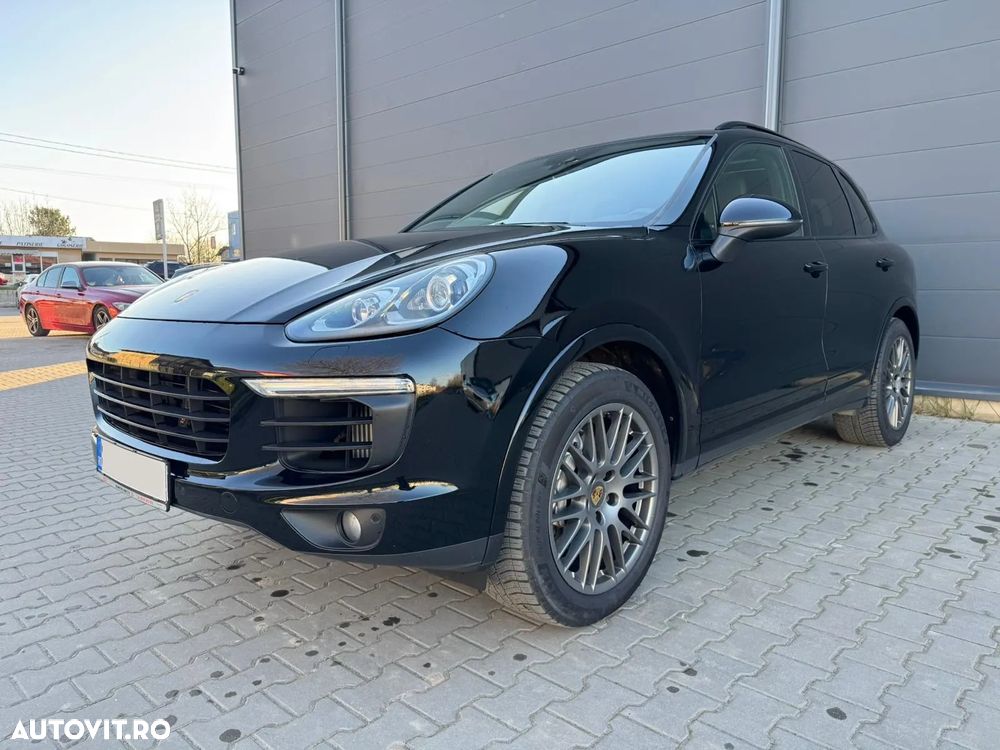 Porsche Cayenne 3.0 L - 1