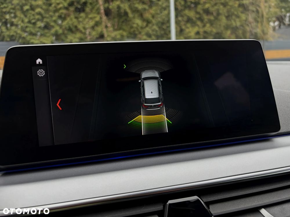 BMW Seria 5 520d - 27