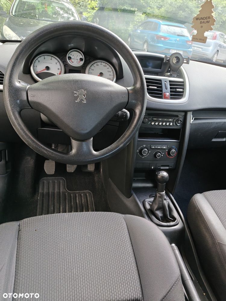 Peugeot 207 - 8