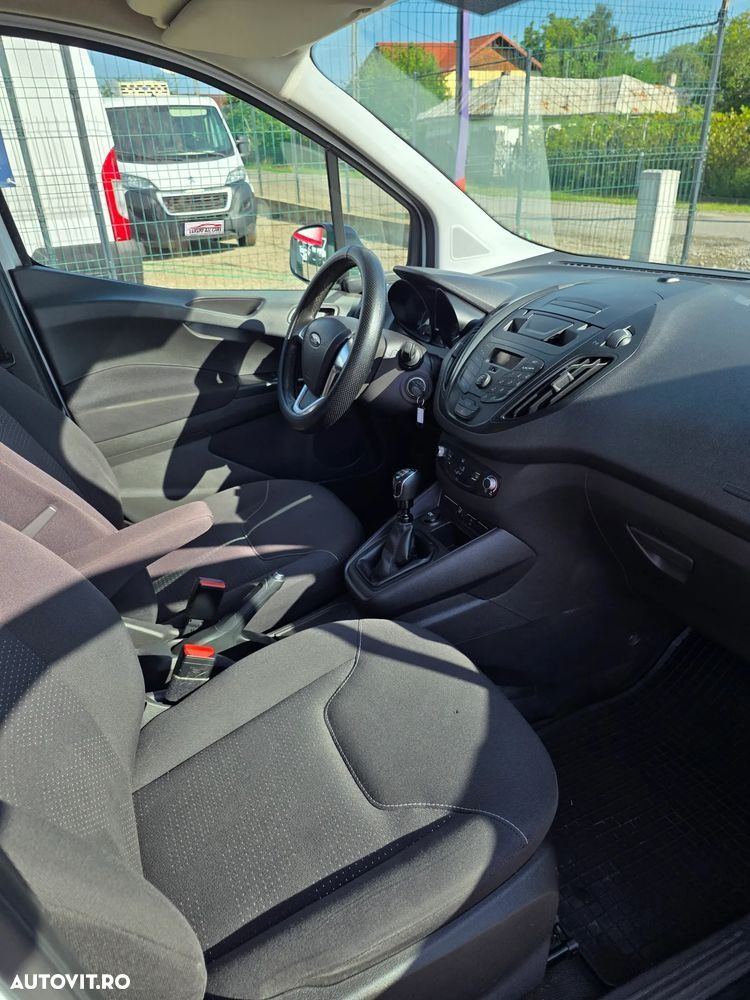 Ford Courier - 38