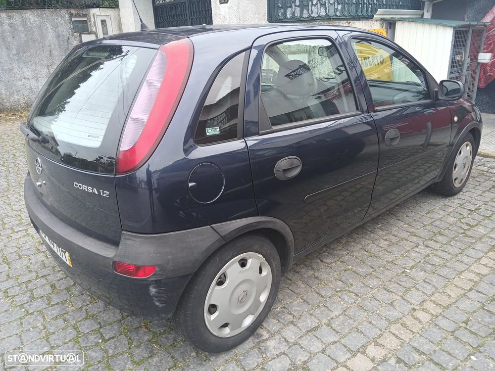 Opel Corsa 1.2 16V Confort - 2