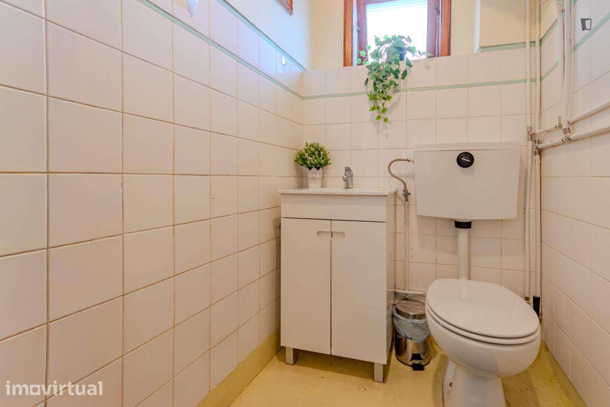 Quarto - localizado em Santo Ildefonso Porto - Grande imagem: 2/20