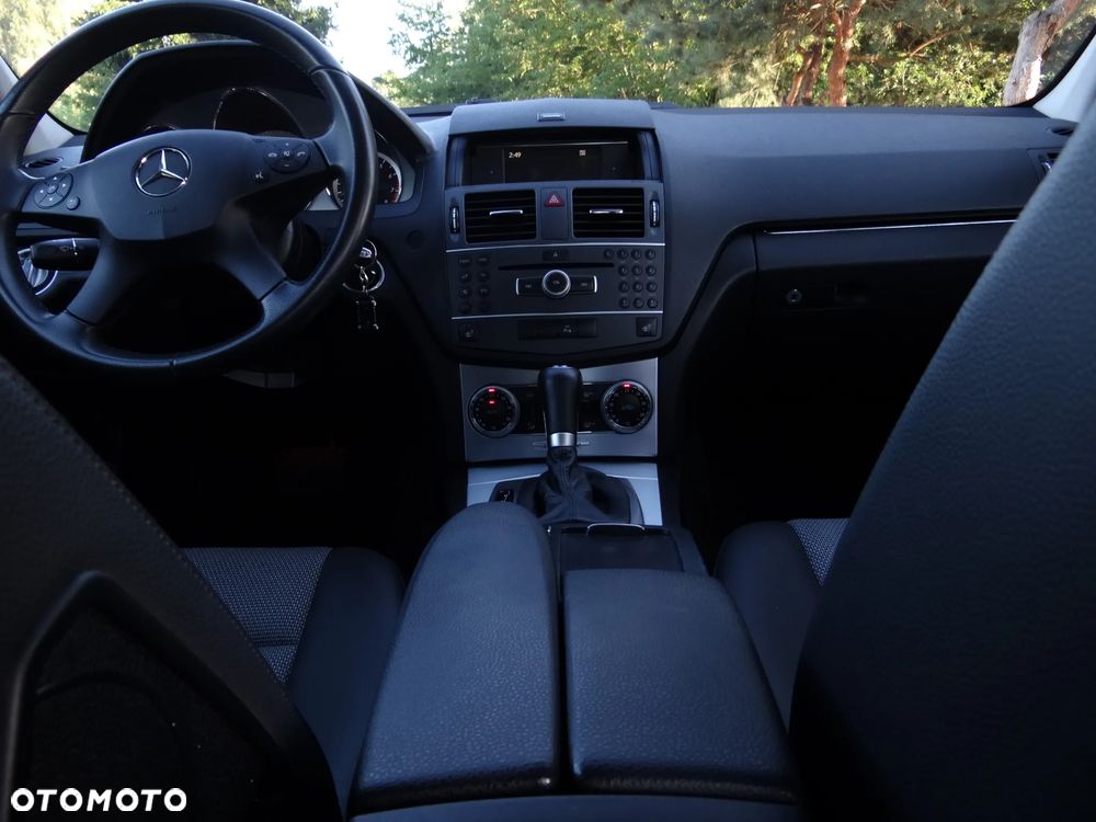 Mercedes-Benz Klasa C 180 BlueEFFICIENCY 7G-TRONIC Avantgarde - 39