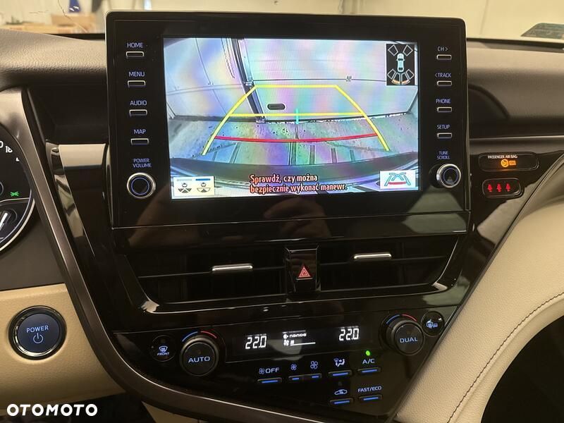 Toyota Camry 2.5 Hybrid Executive CVT - 16