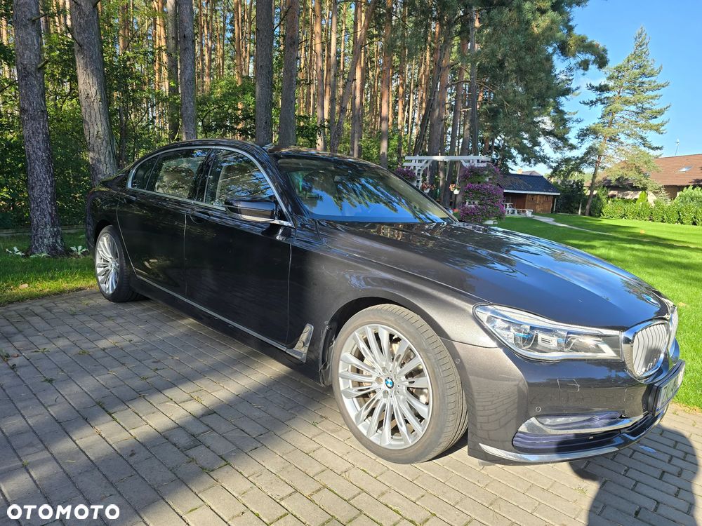 BMW Seria 7 740Le iPerformance - 6