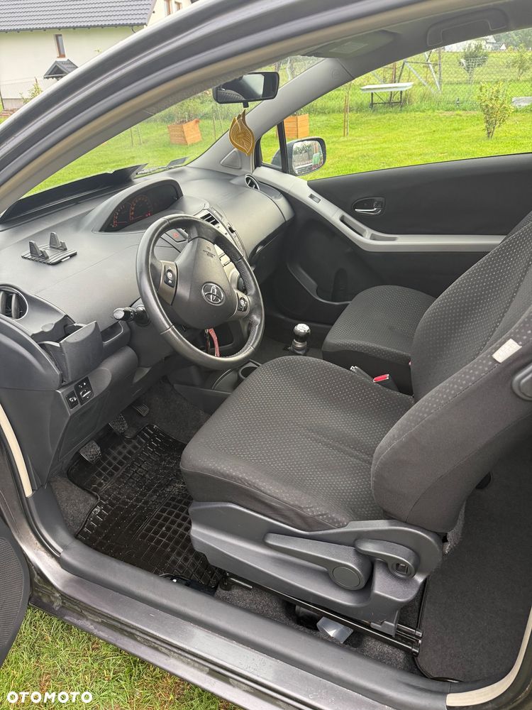 Toyota Yaris 1.0 Entry EU5 - 11