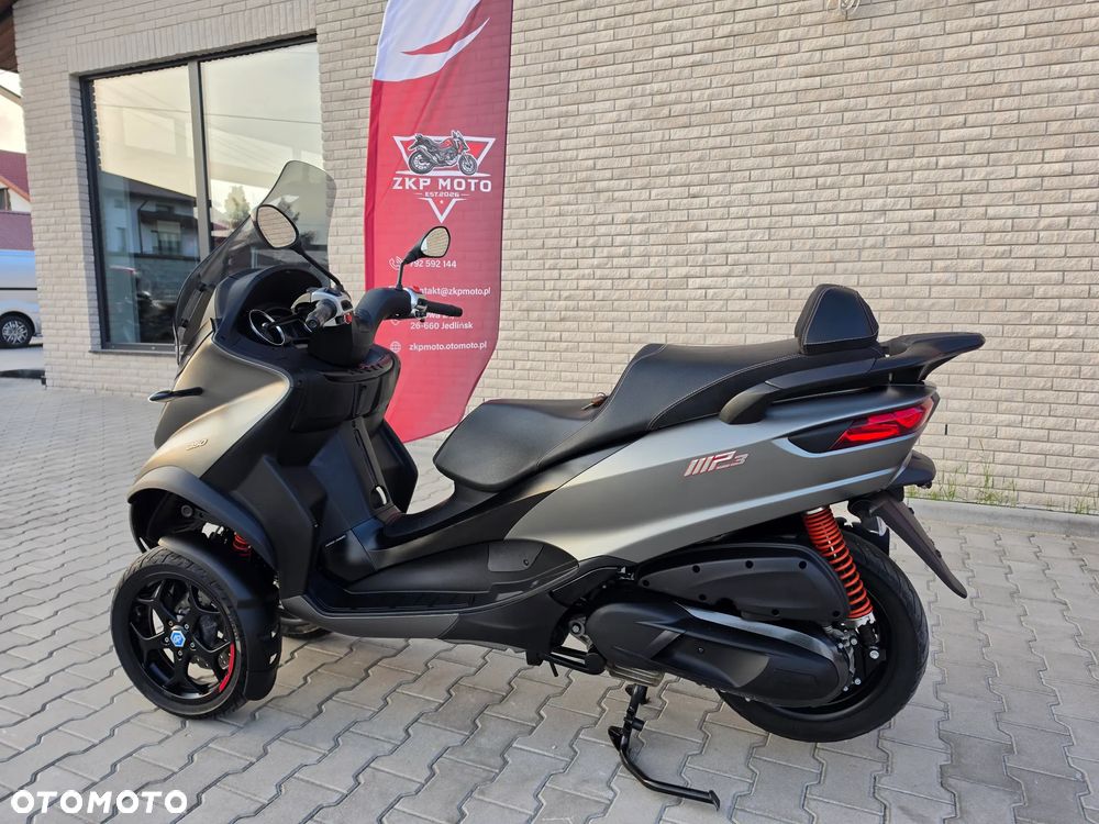 Piaggio MP-3 - 4