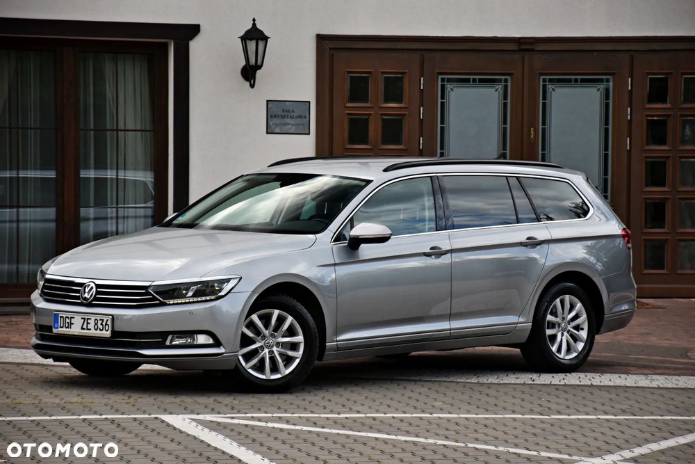 Volkswagen Passat 2.0 TDI SCR DSG Comfortline - 12