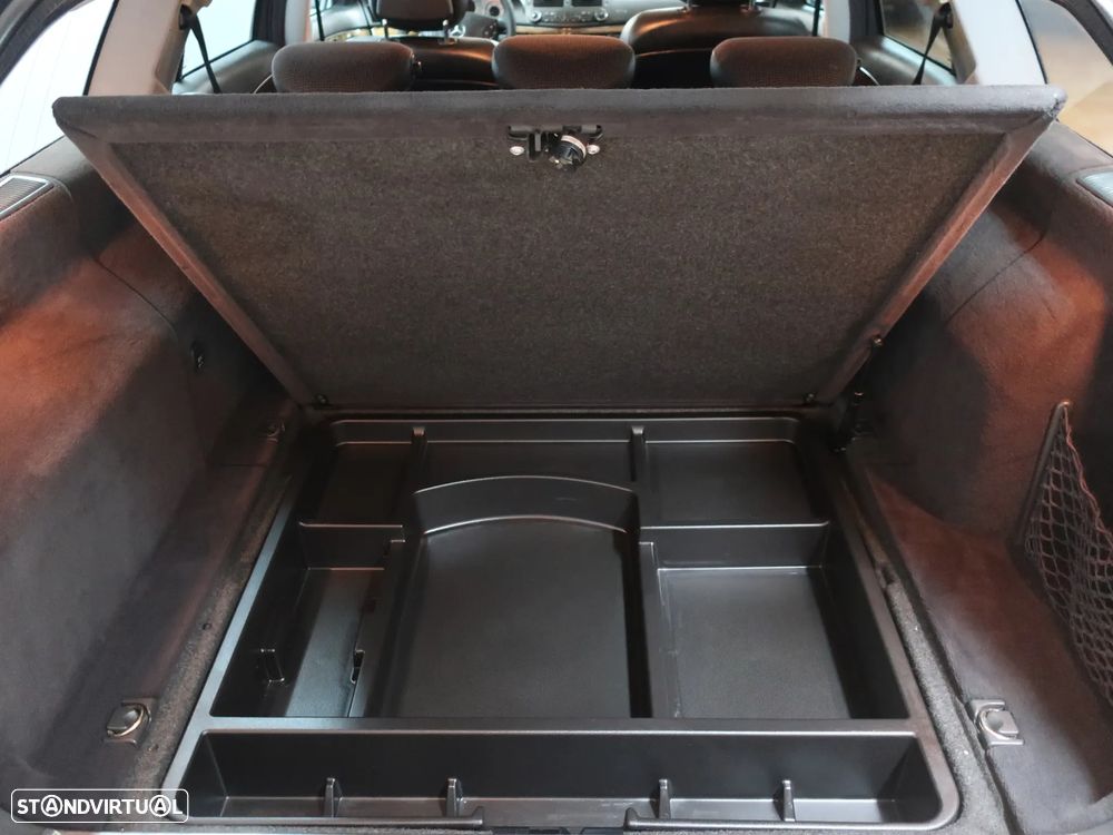 Mercedes-Benz E 220 CDI Auto Avantgarde - 13