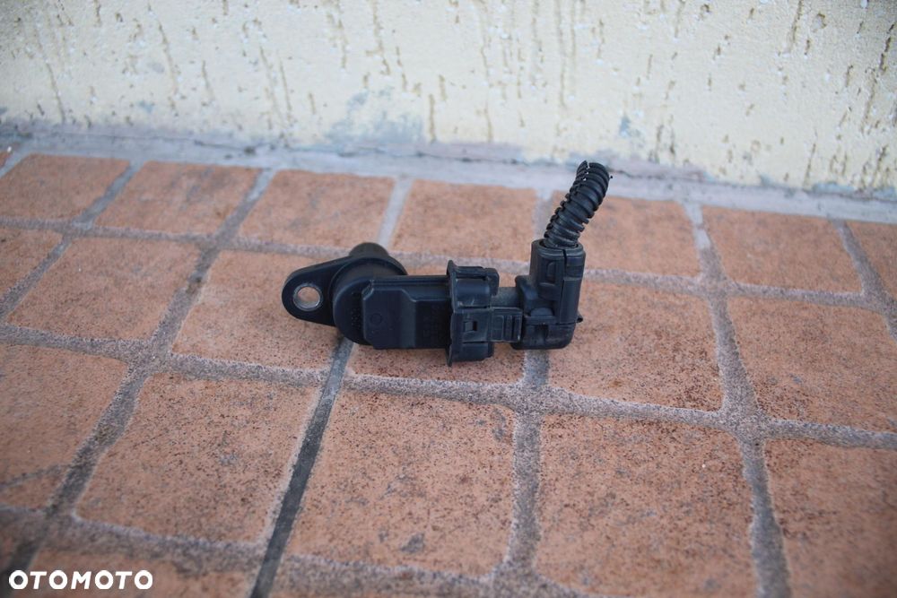 CZUJNIK WAŁKA ROZRZĄDU OPEL CORSA D 1.0 93310500 - 2