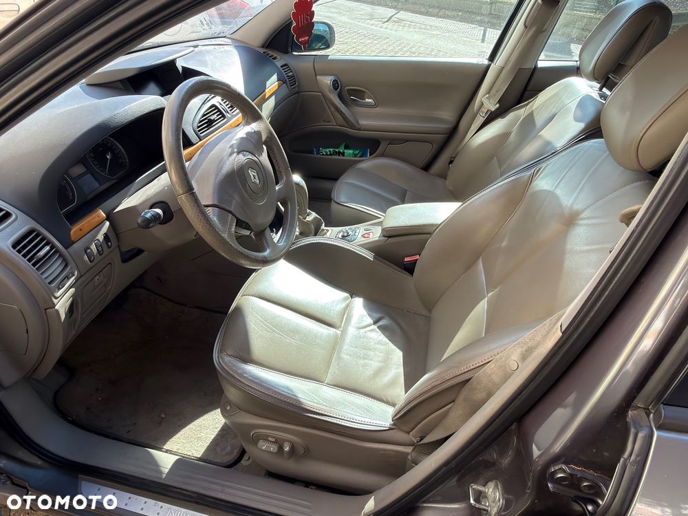 Renault Laguna 3.0 Initiale - 9