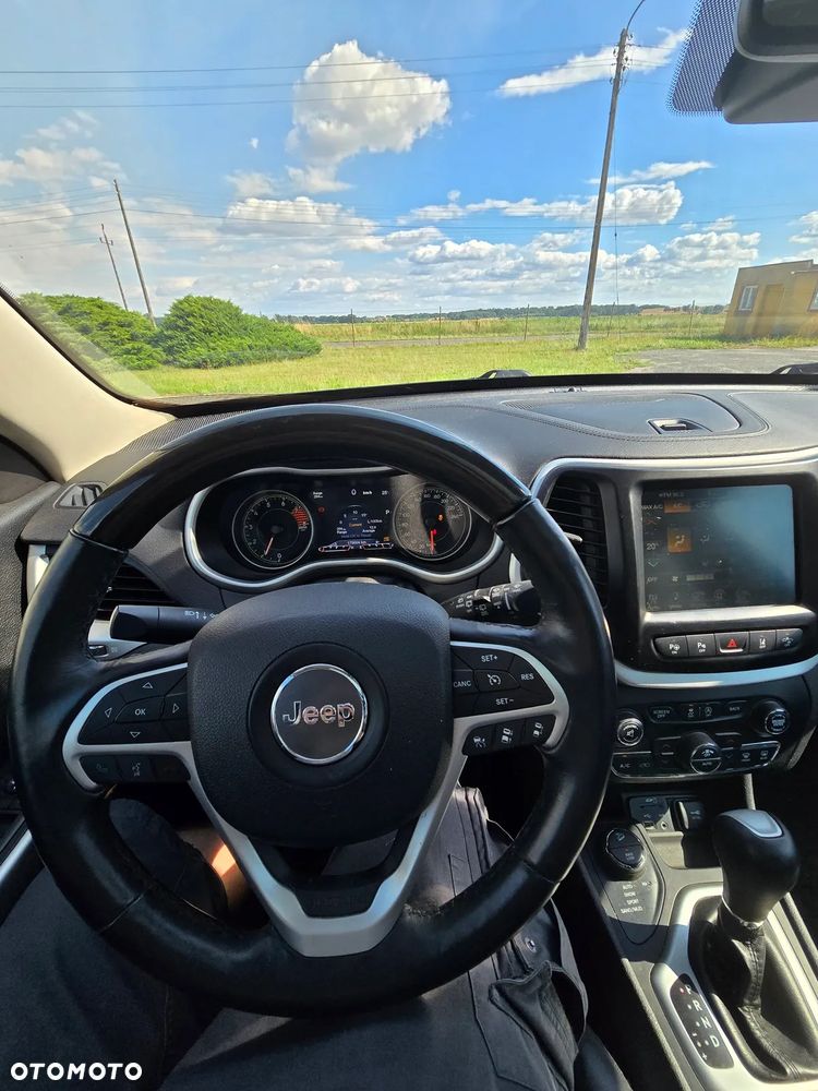 Jeep Cherokee - 21