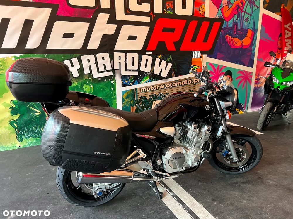 Yamaha XJR - 5