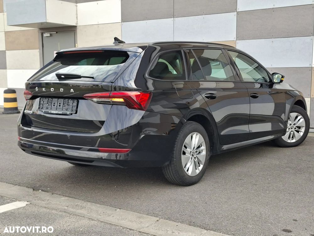 Skoda Octavia Combi 2.0 TDI DSG Style - 25