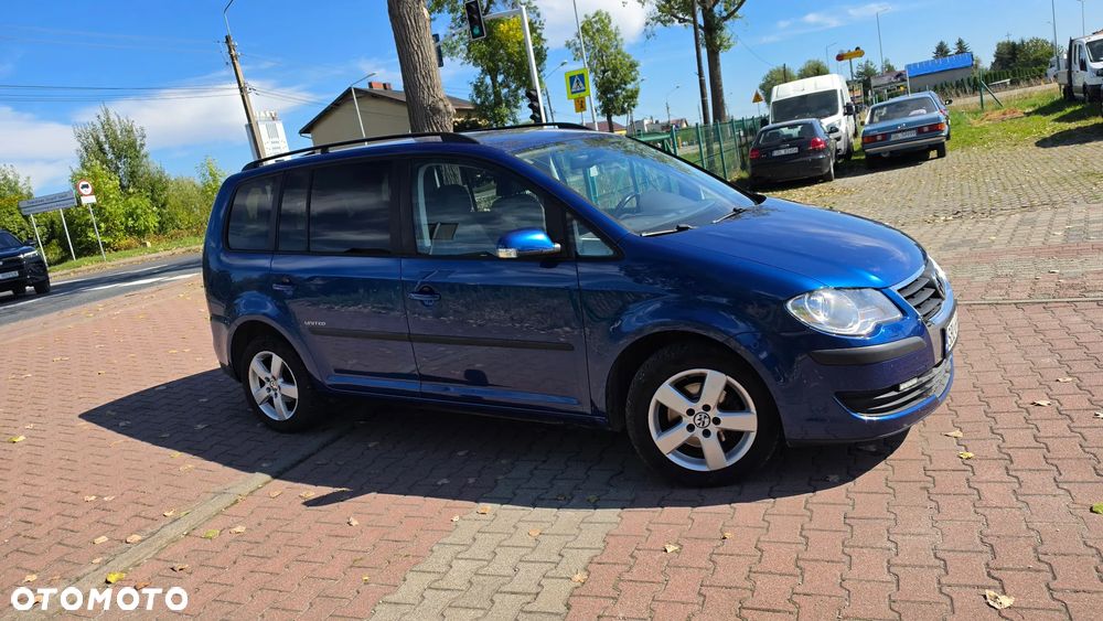 Volkswagen Touran 2.0 FSI Highline - 38